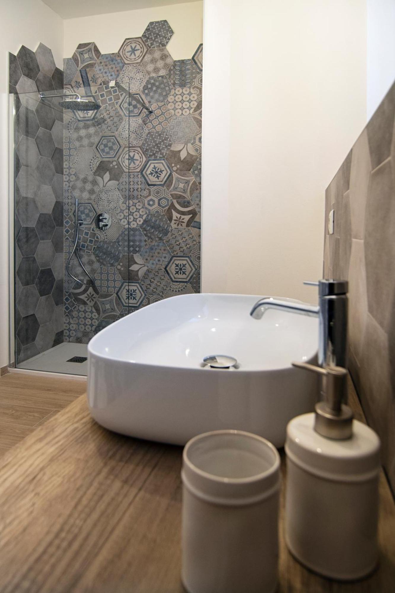 Gigi Suites&Apartments ستريزا المظهر الخارجي الصورة