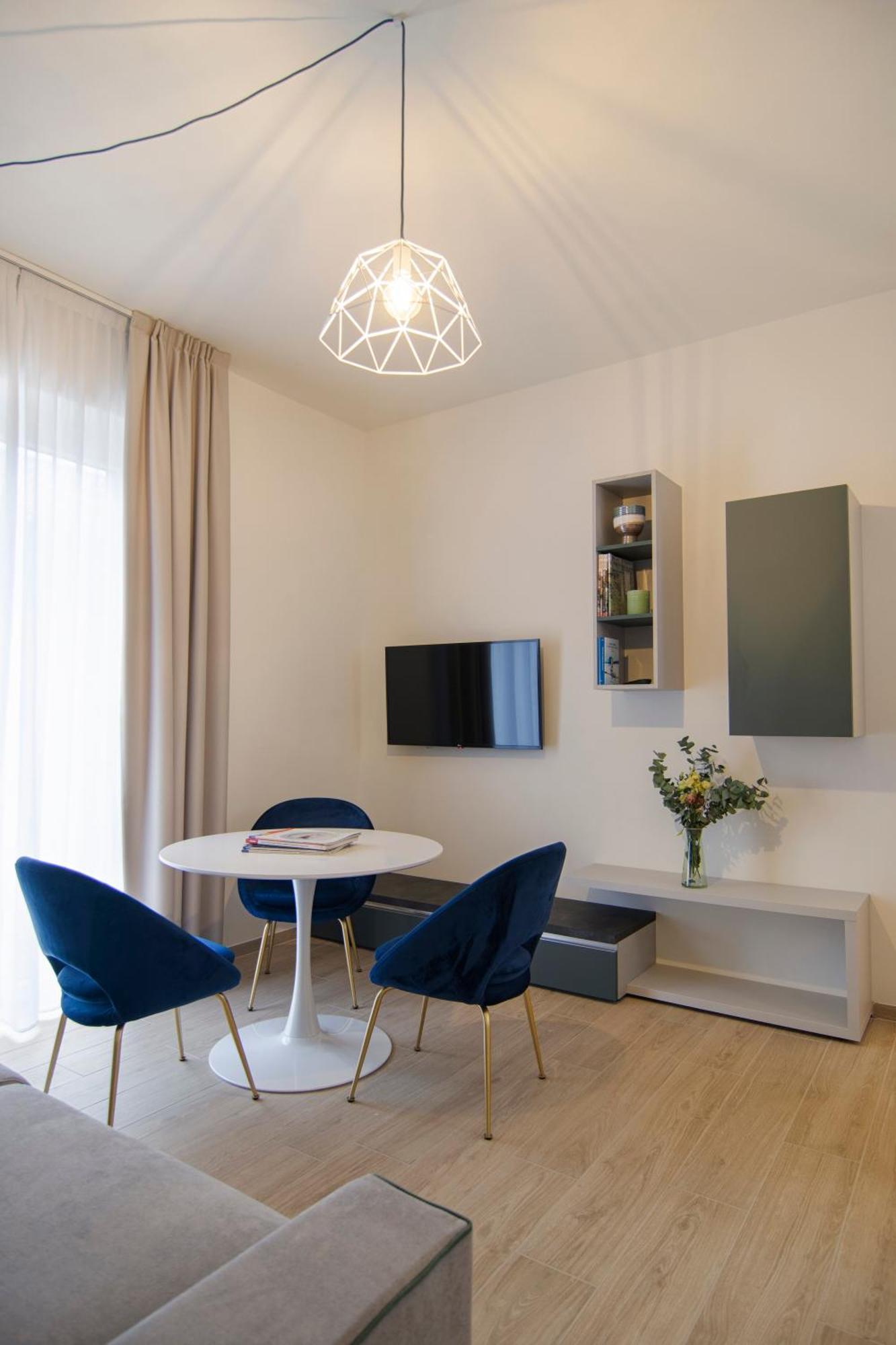 Gigi Suites&Apartments ستريزا المظهر الخارجي الصورة